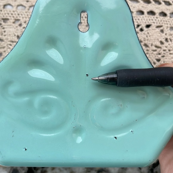 Nostalgia Cute Aquamarine Wall Mount Soapdish - Picture 3 of 3